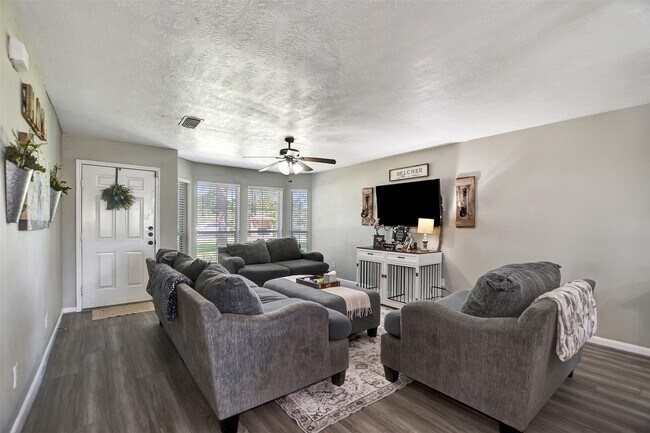 Foto del edificio - 25401 Hunting Trail