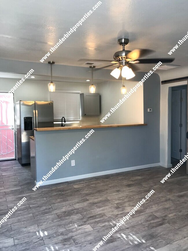 Building Photo - 1225 San Mateo Blvd SE