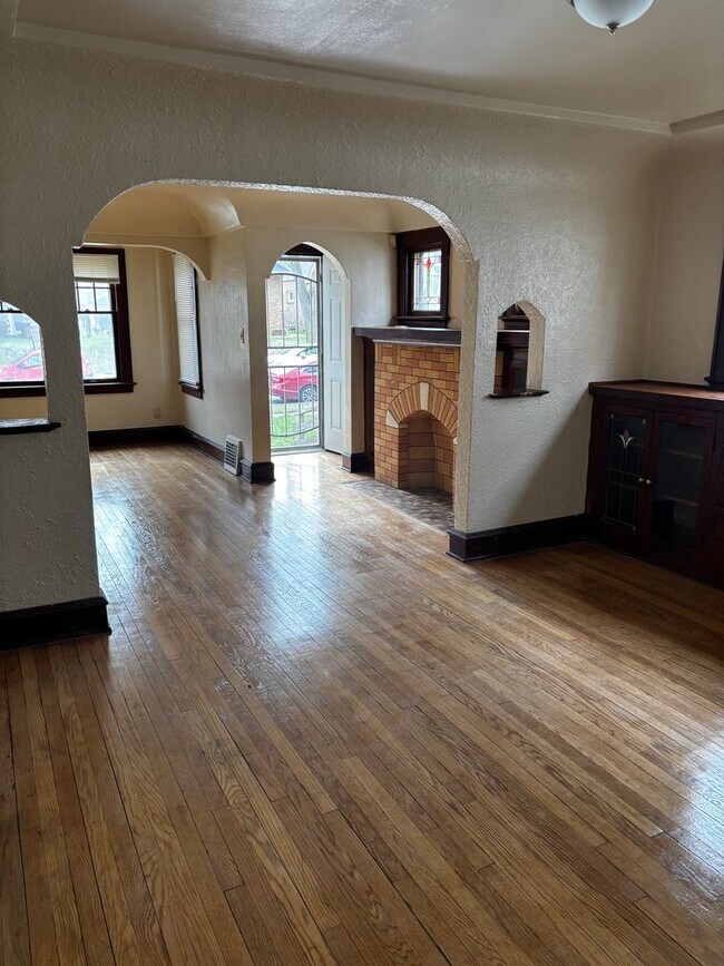 Foto del edificio - 3323 N 44th St