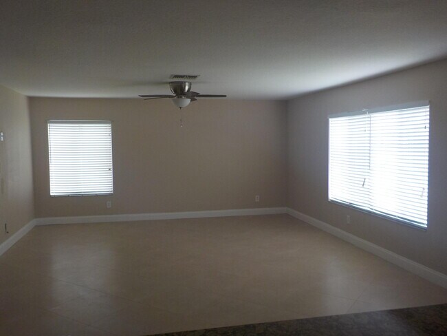 Foto del edificio - 2072 Marblehead Way