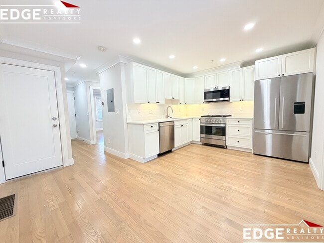 Building Photo - 12 Lopez Ave