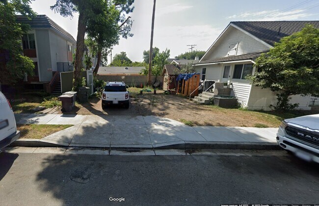 Building Photo - 1553 Lake St