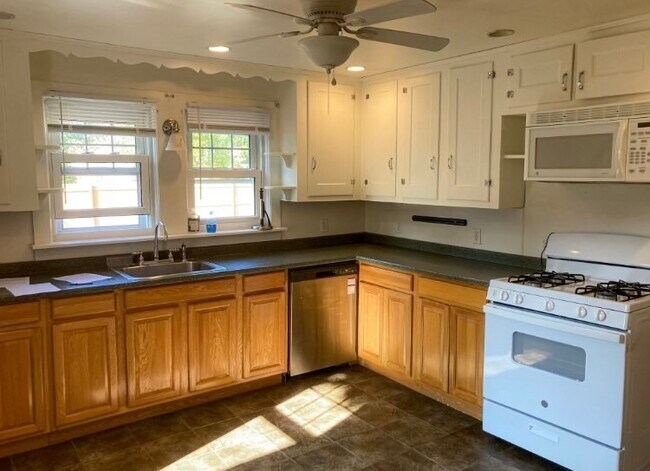 Building Photo - 2620 Cranberry Hwy