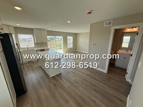 Building Photo - 8867 Granite Ct