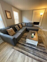 Building Photo - 87 Howe St