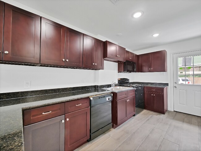 Foto del edificio - 2802 Shaver St