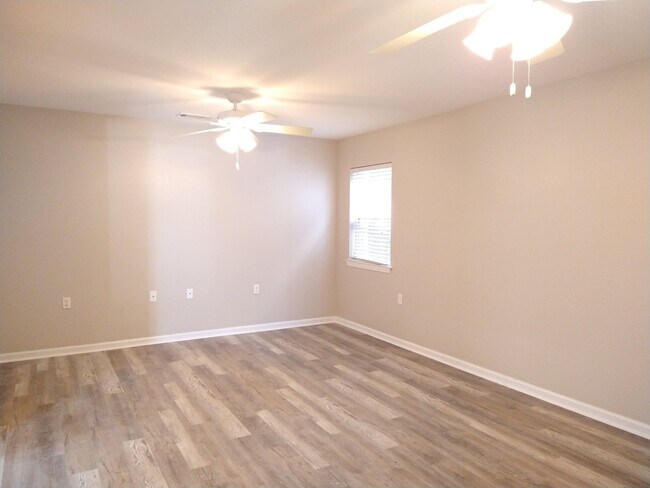 Foto del edificio - 6256 Bellaire Dr