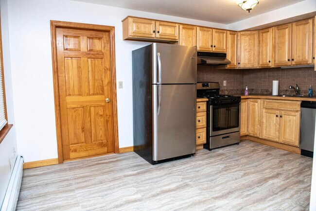 Foto del edificio - 557 Linden Ave