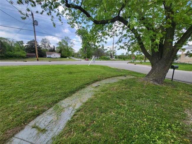 Foto del edificio - 3600 Falling Springs Rd