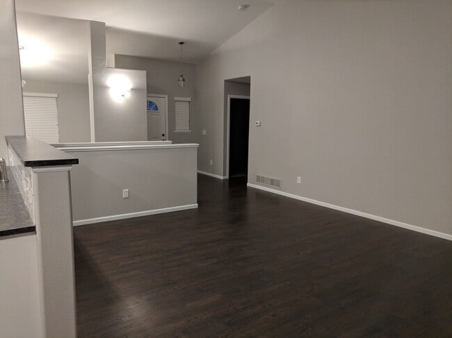 Living Room - 1913 Crestview Dr