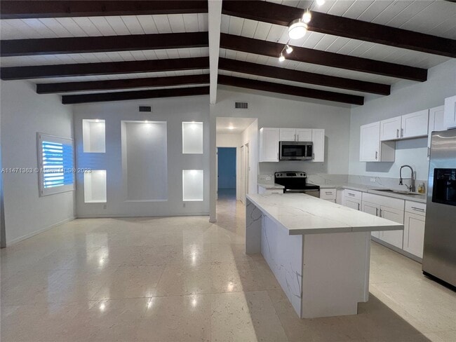 Building Photo - 8500 SW 46th St