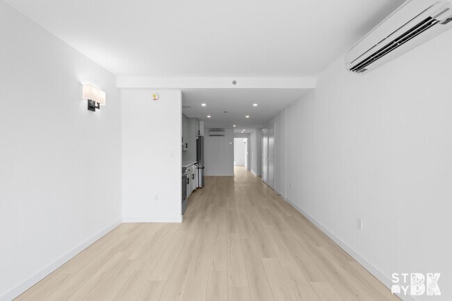 Foto del edificio - 227 Clarkson Ave