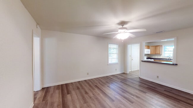 Building Photo - 1654 Mayhew St