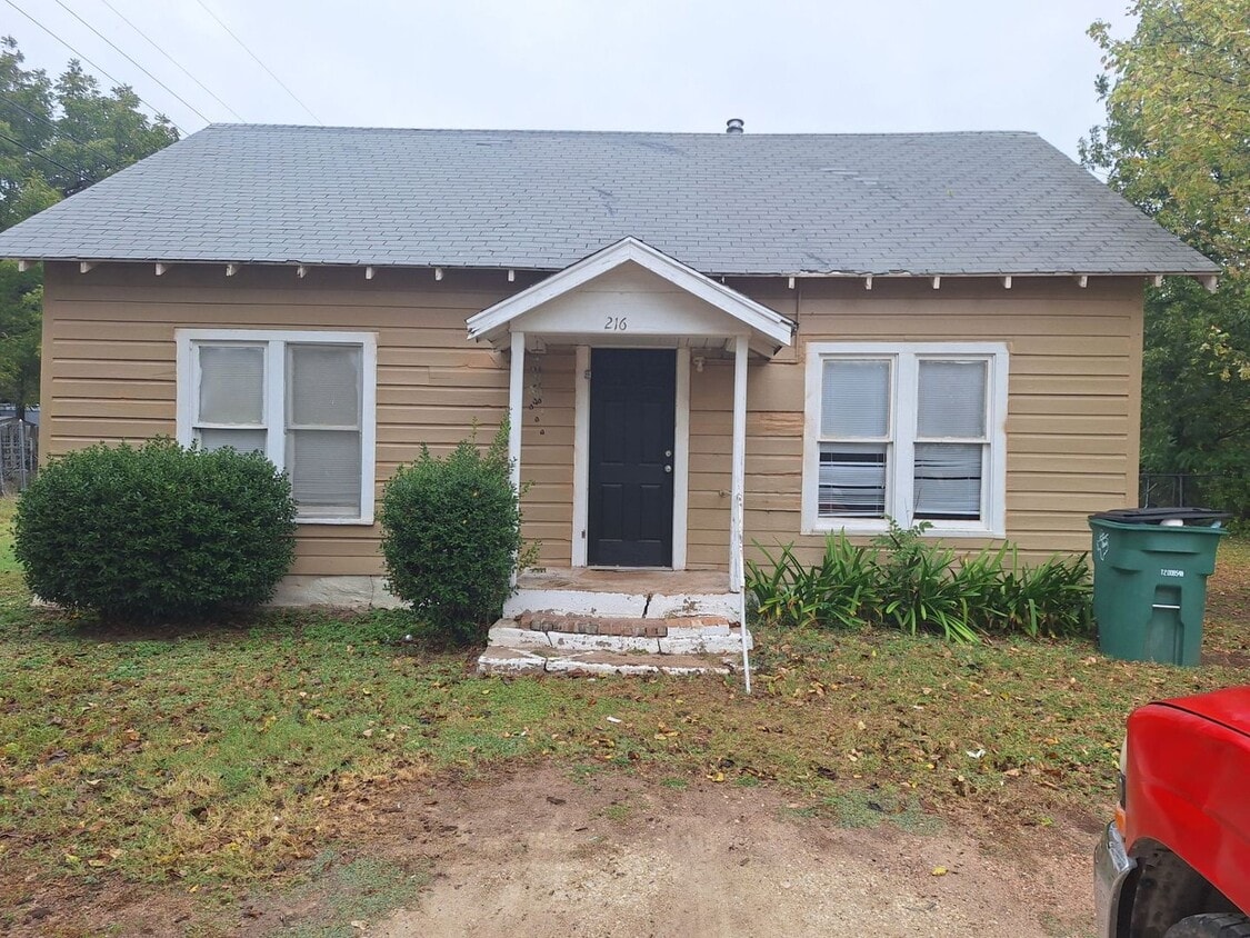 Primary Photo - 2 bedroom, 1 bath