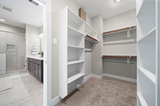 Foto del edificio - 8322 Curry Rd