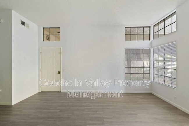 Foto del edificio - 2601 S Broadmoor Dr