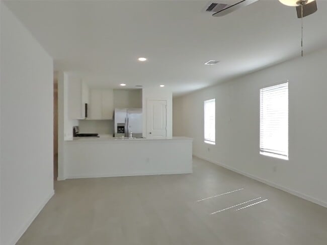 Building Photo - 13035 Shells Ln