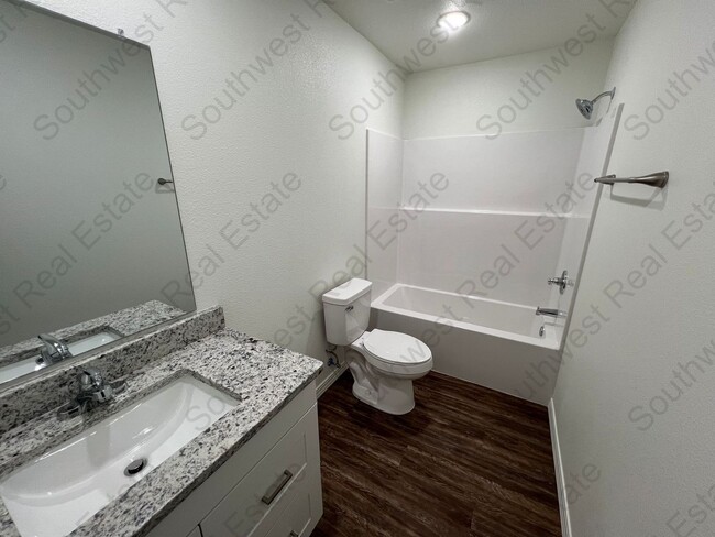 Building Photo - 2135 Bobwhite Ct