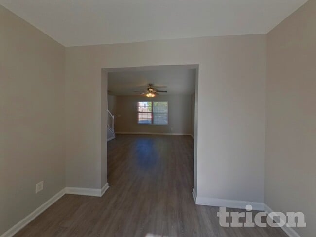 Building Photo - 482 Fox Trot Dr