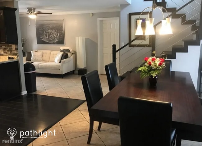 Building Photo - 6 br, 3 bath House - 846 Woodcrest Cove UNIT