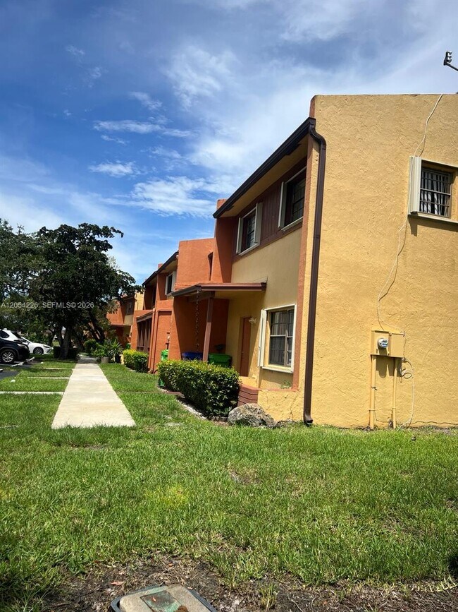 Foto del edificio - 4613 NW 91st Ave
