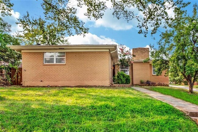 Building Photo - 3313 Bilglade Rd
