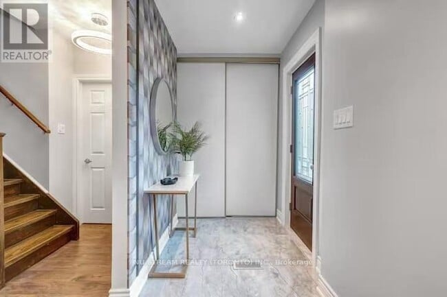 Building Photo - 25 Duncannon Dr