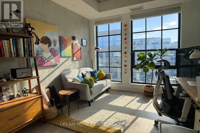 Building Photo - 608 Richmond St W