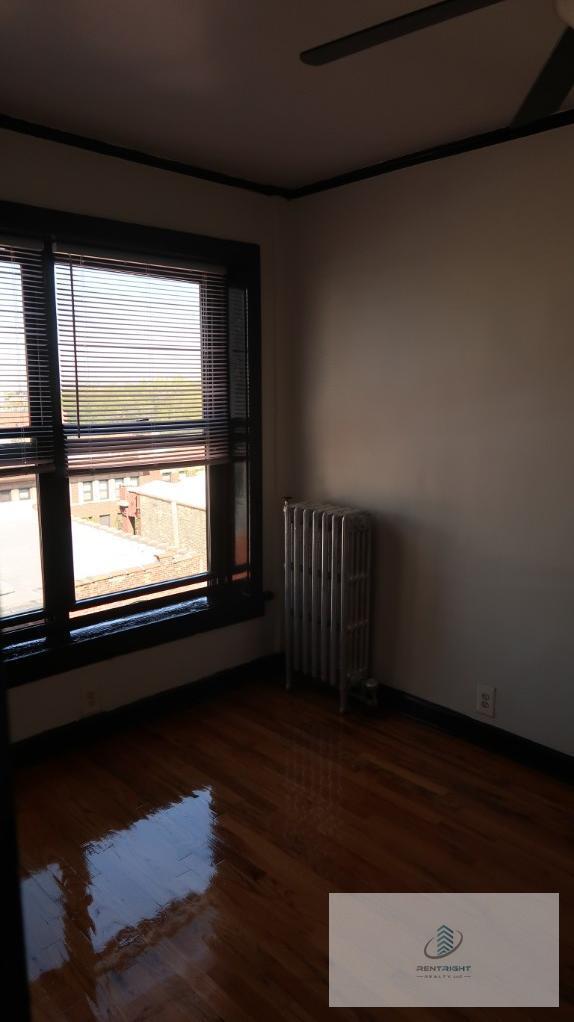 Foto del edificio - 846 W Montrose Ave