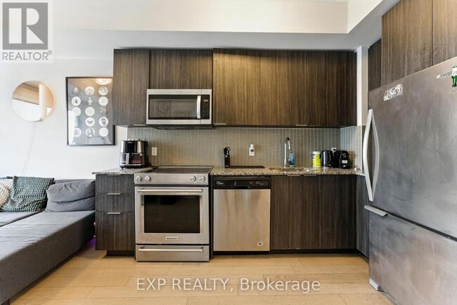 Building Photo - 20 Shore Breeze Dr