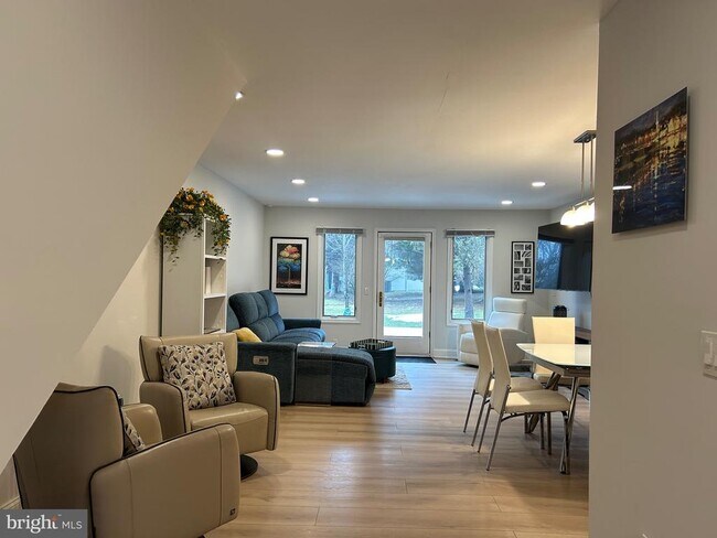 Foto del edificio - 40 Tahoe Dr