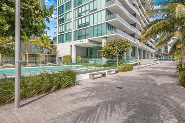 Foto del edificio - 3131 NE 7th Ave