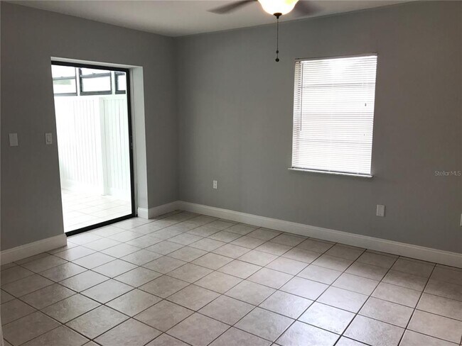 Foto del edificio - 2431 Doud St