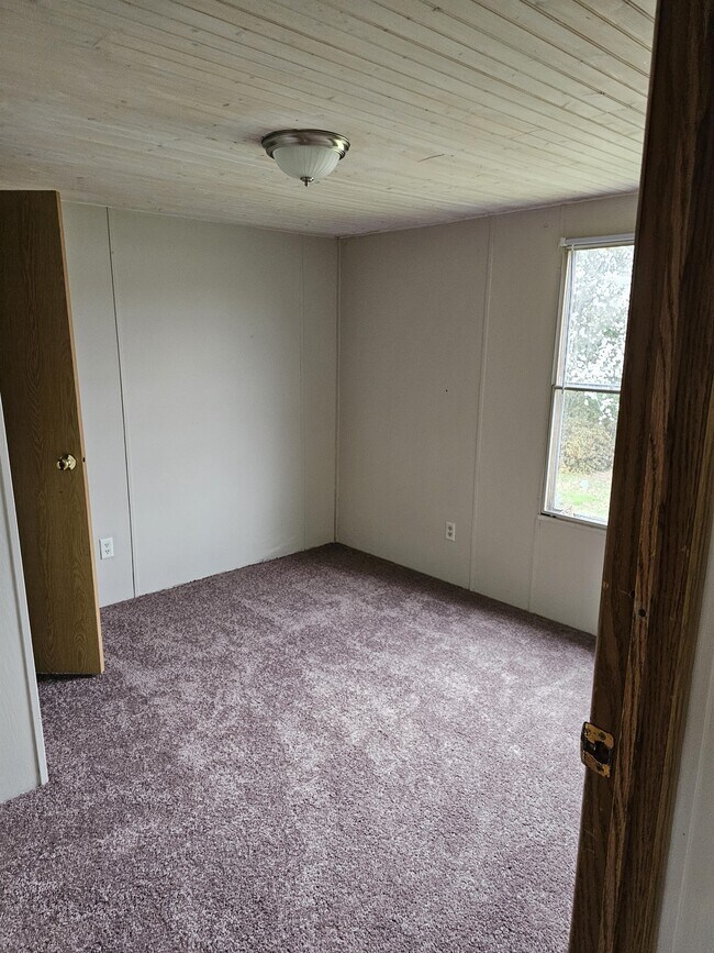 Building Photo - 658 Old Tellico Hwy N