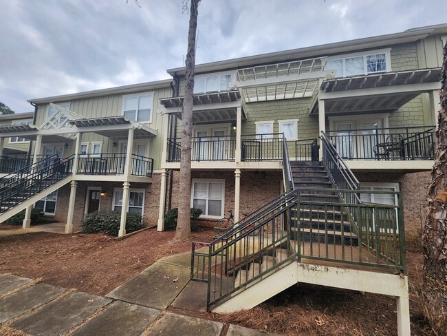 Foto del edificio - 490 S Barnett Shoals Rd