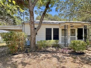 Building Photo - 1407 Drake Ave