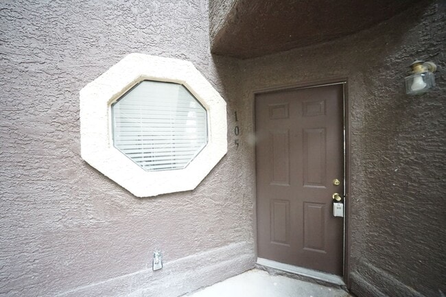 Building Photo - 5022 S Rainbow Blvd