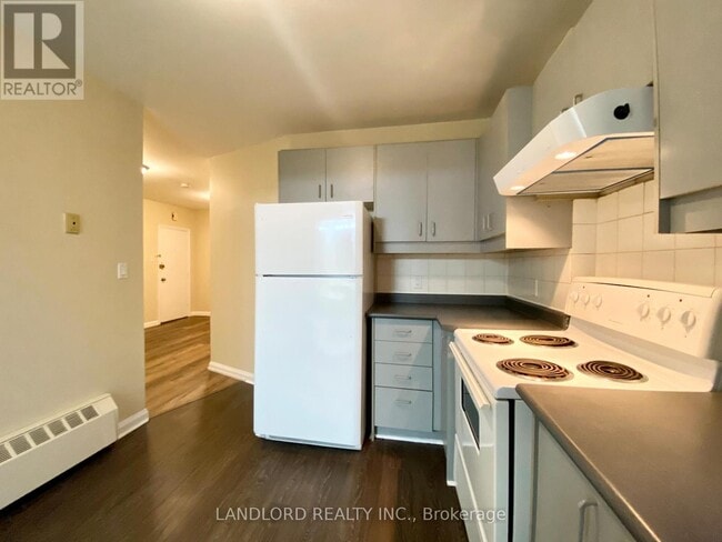 Building Photo - 2A-22A Thyra Ave