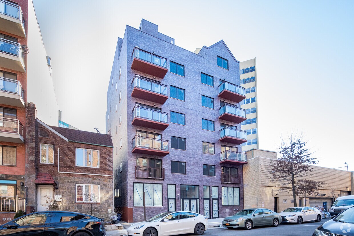 Primary Photo - 97-30 64th Ave