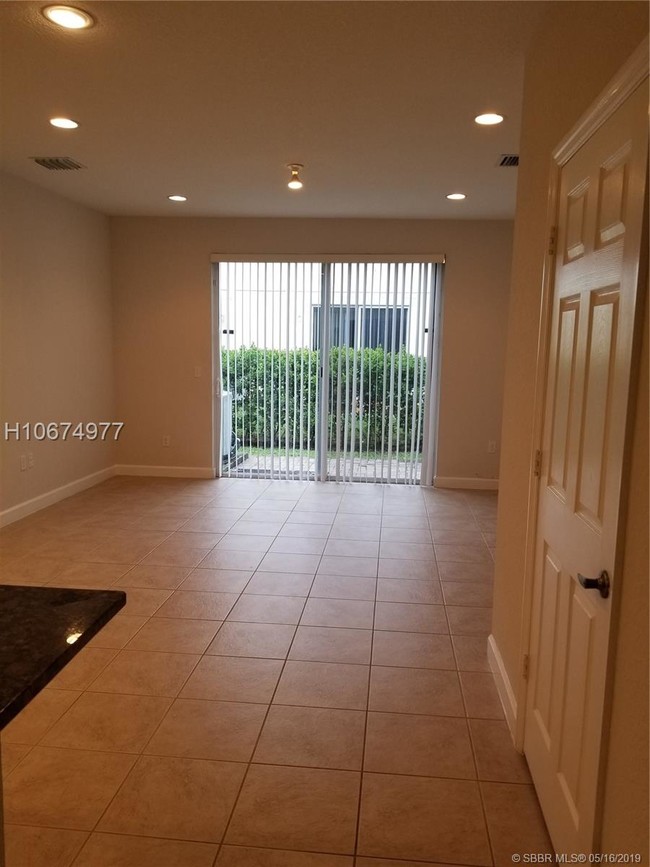 Foto del edificio - 5143 NW 30th Ln