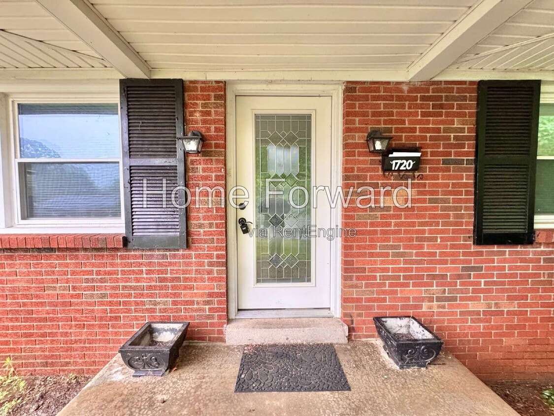 Photo - 1720 Traveller Road