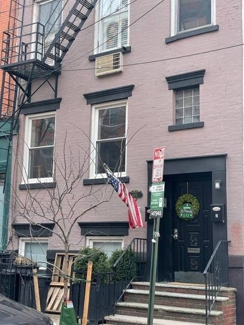 Primary Photo - 105 8th St
