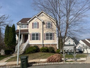 Building Photo - 329 Winding Hill Dr