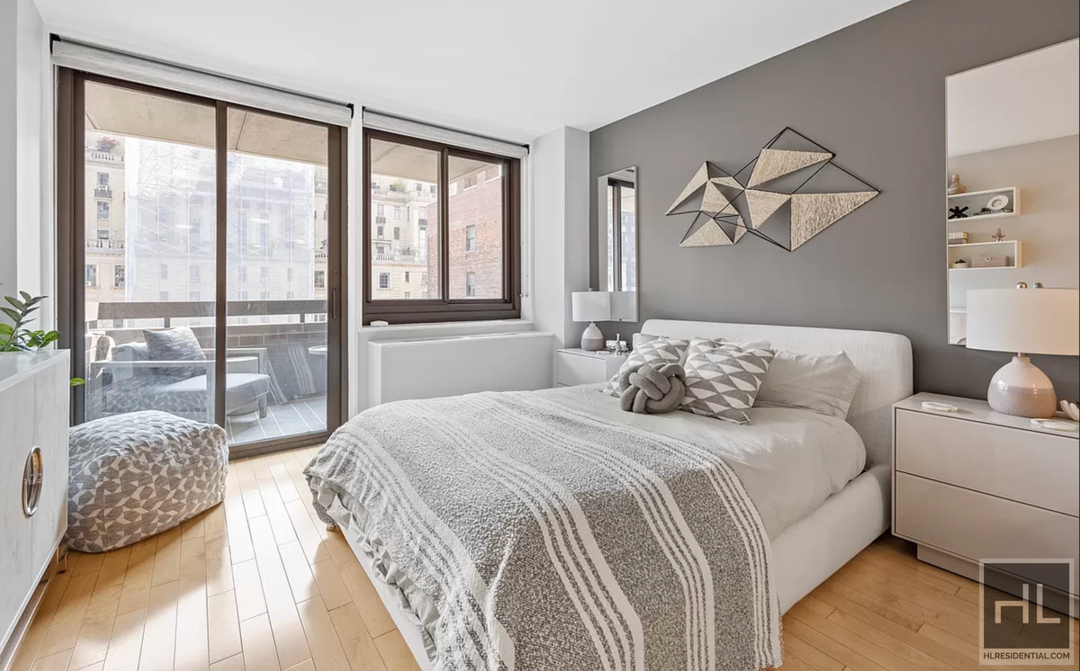 Foto principal - 347 W 57th St