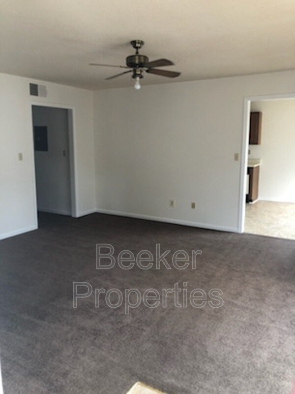 Building Photo - 2114 10th St