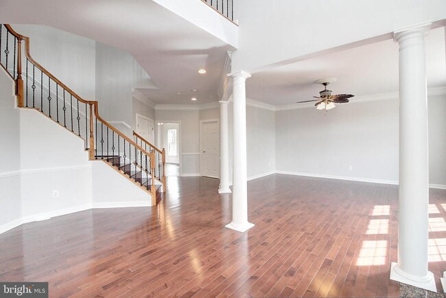 Building Photo - 2150 Chestnut Ln