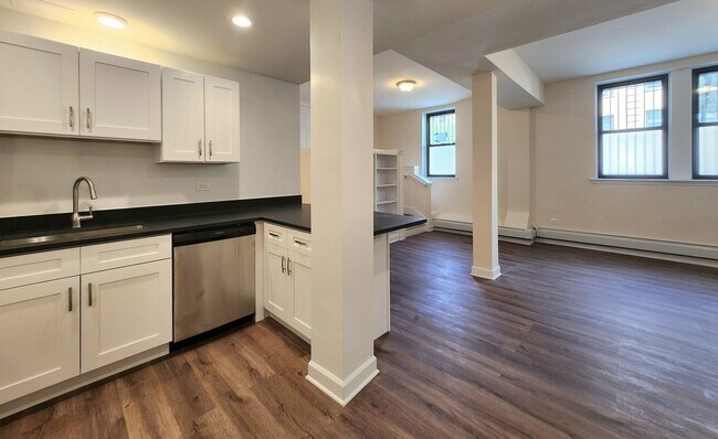 Foto del edificio - 2763 N Sawyer Ave