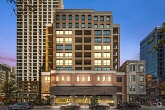 Building Photo - 707 N Wells St