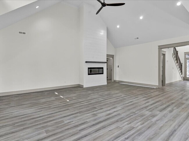 Foto del edificio - 1212 Redwood Ave