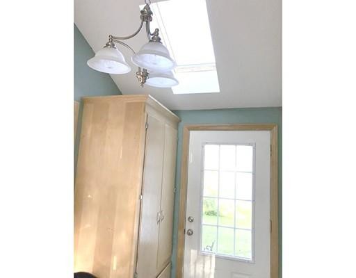 Building Photo - 216 Lincoln St